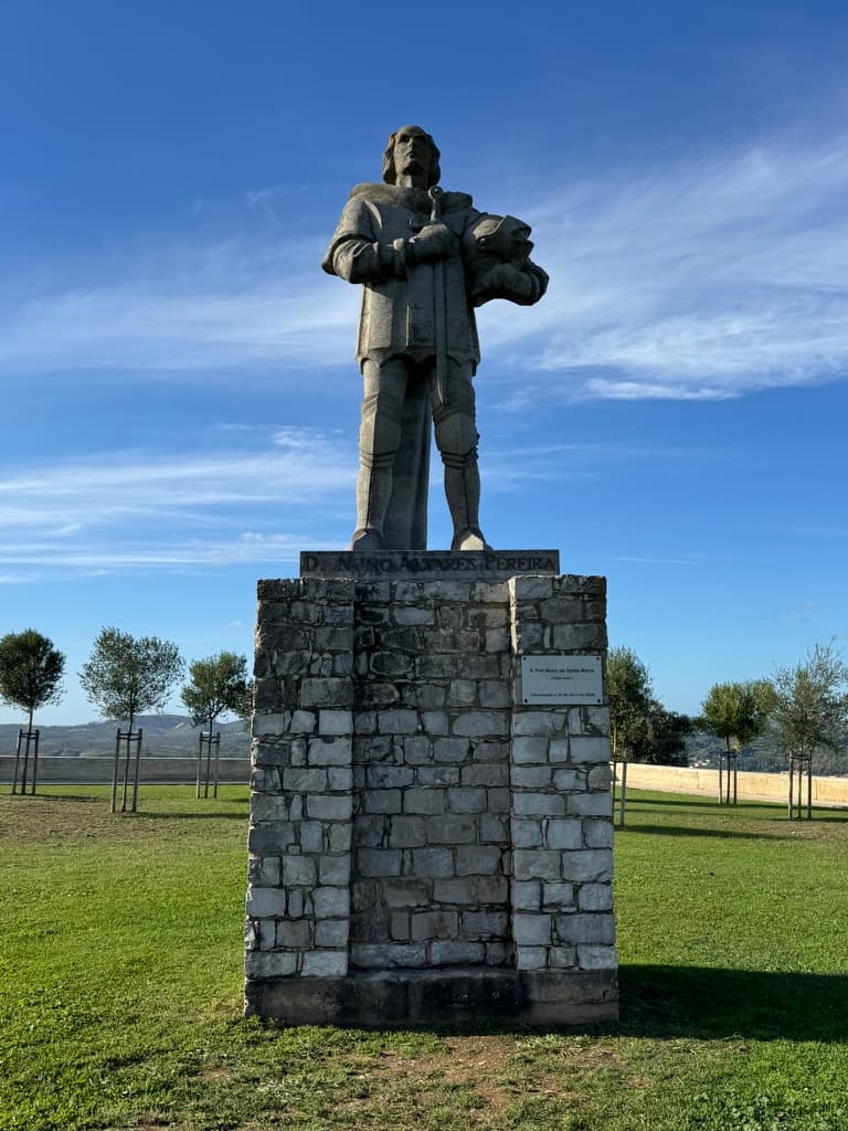 Ourém Castle — historic statue